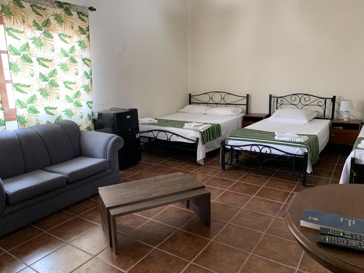 Lili'S Hostel Санта Крус де ла Сиера Екстериор снимка