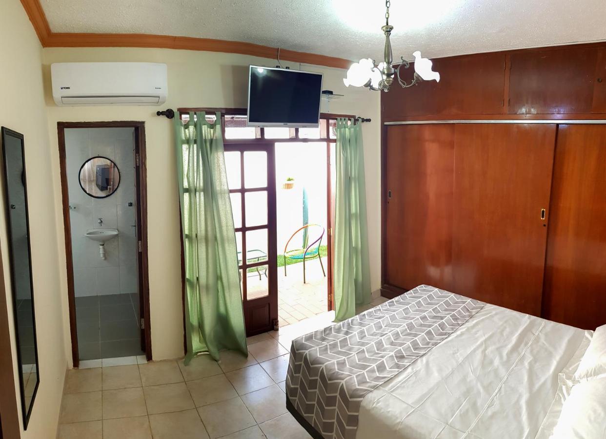 Lili'S Hostel Санта Крус де ла Сиера Екстериор снимка