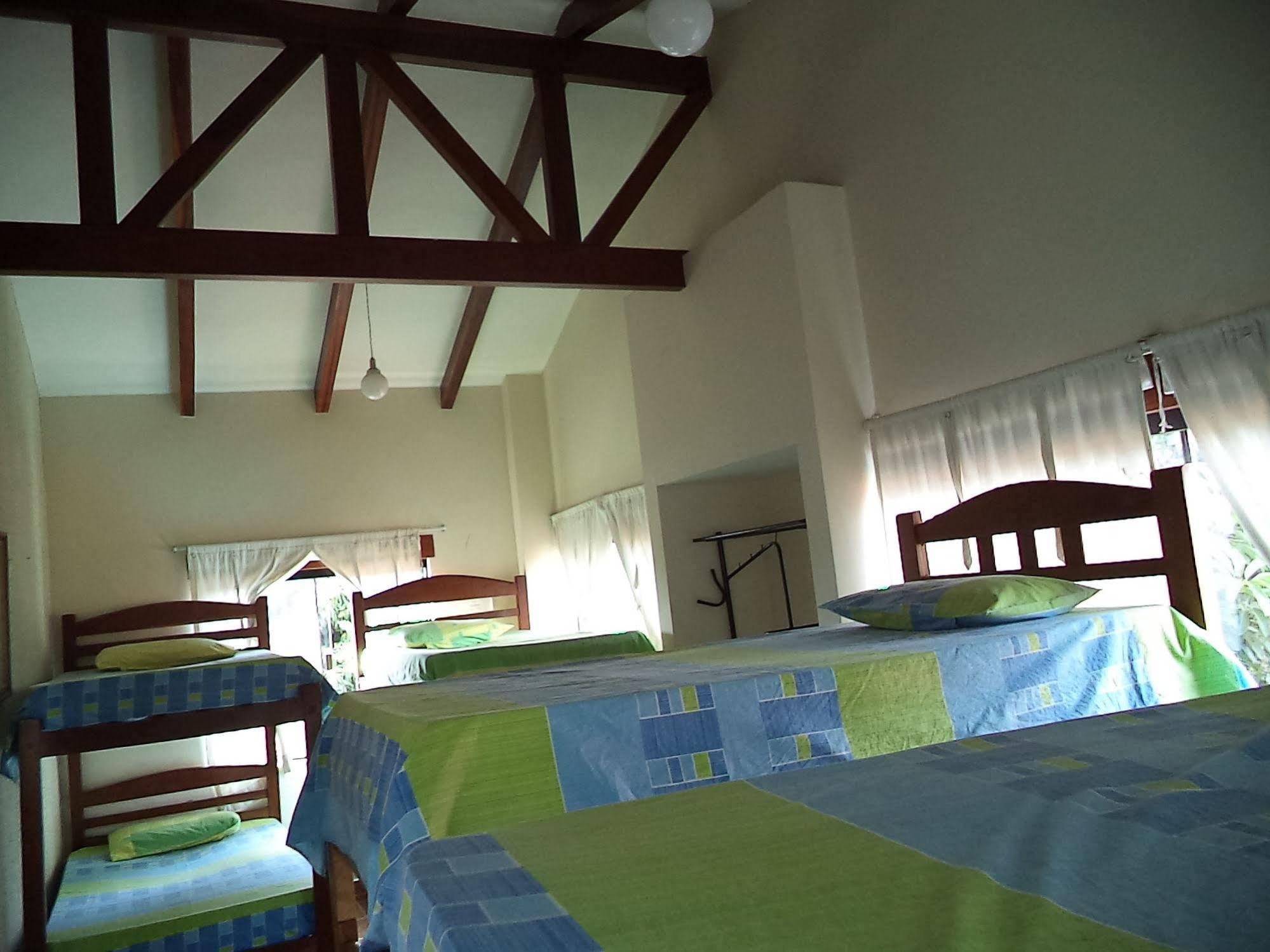 Lili'S Hostel Санта Крус де ла Сиера Екстериор снимка