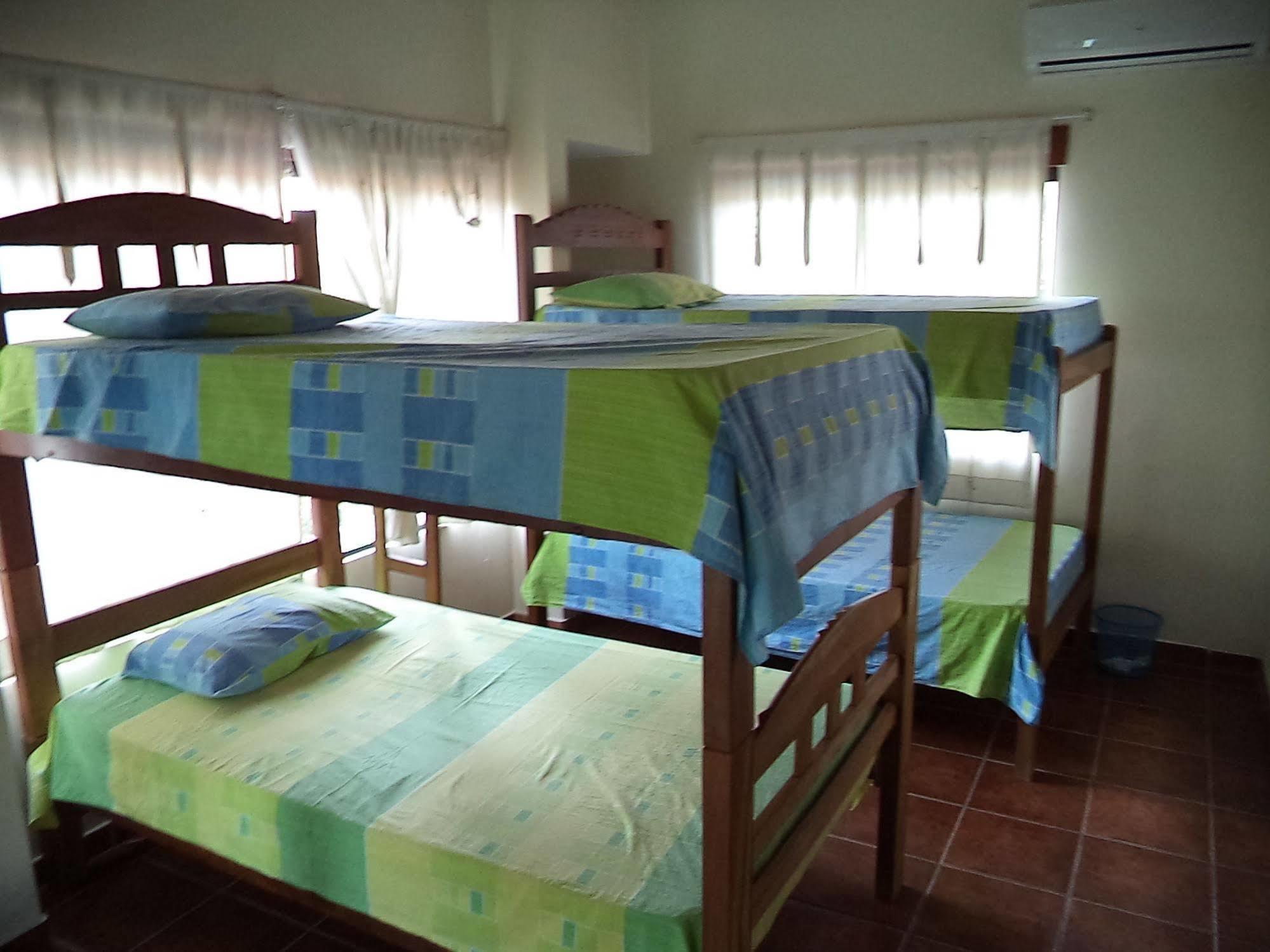 Lili'S Hostel Санта Крус де ла Сиера Екстериор снимка