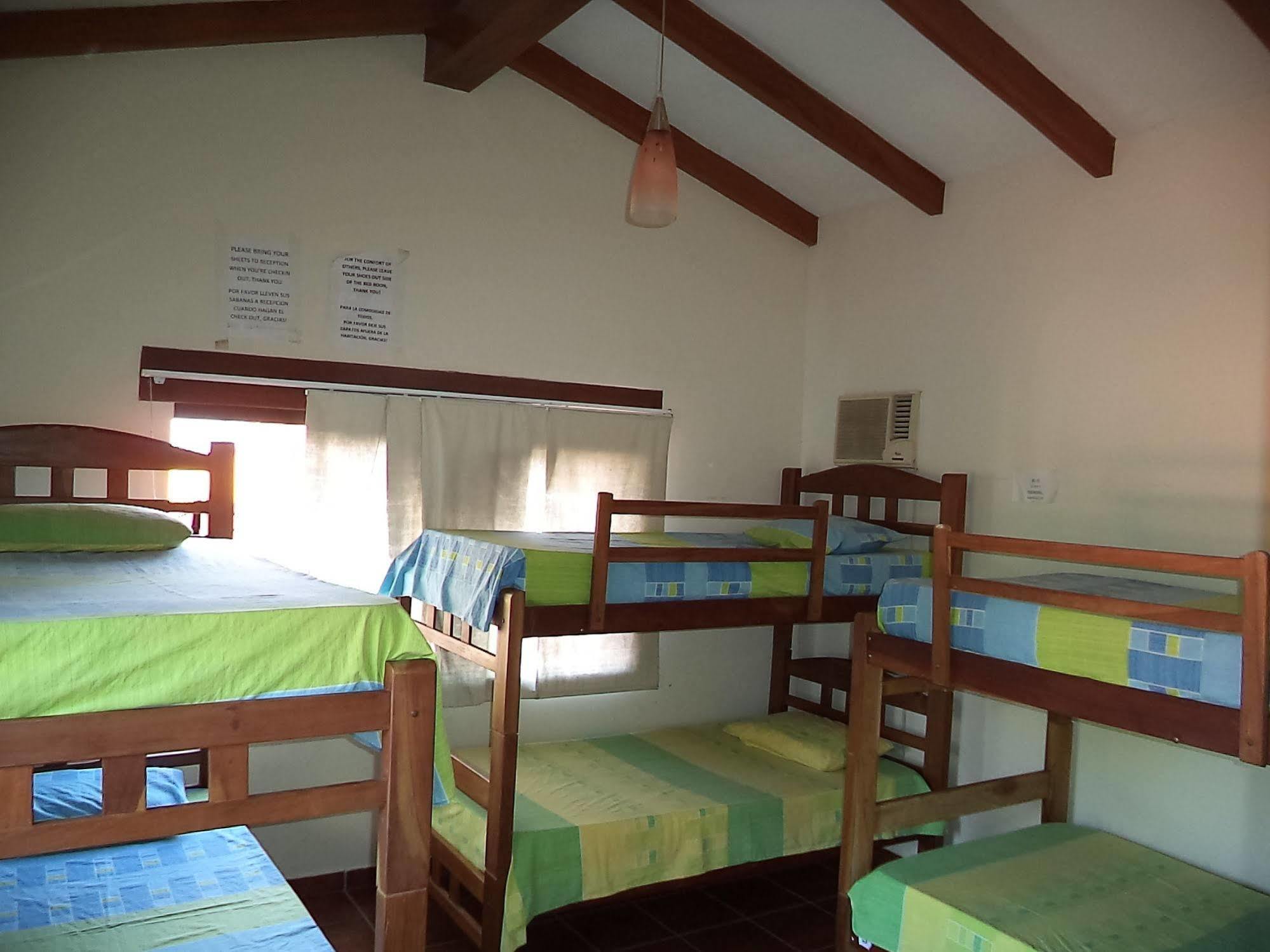 Lili'S Hostel Санта Крус де ла Сиера Екстериор снимка