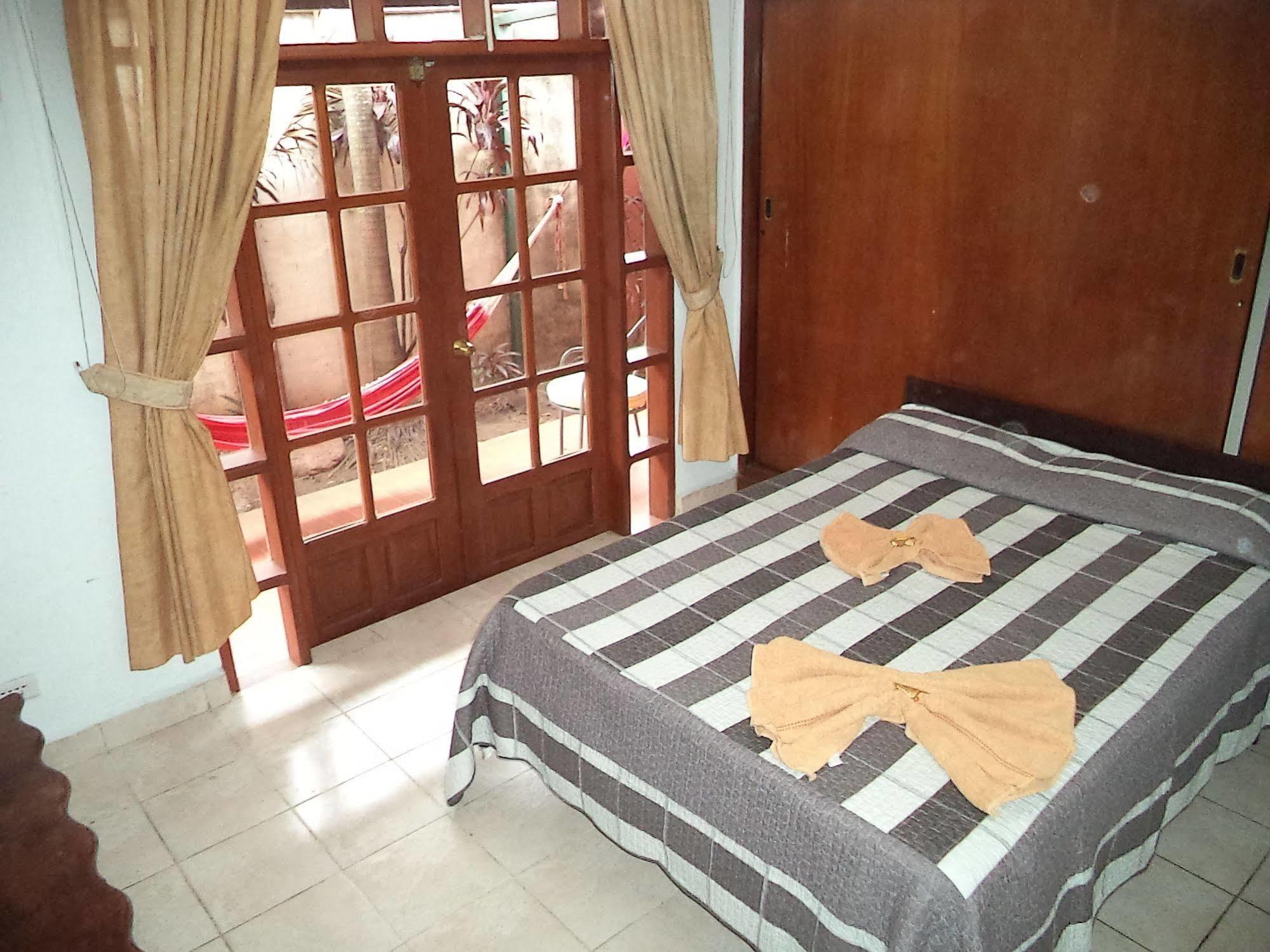 Lili'S Hostel Санта Крус де ла Сиера Екстериор снимка